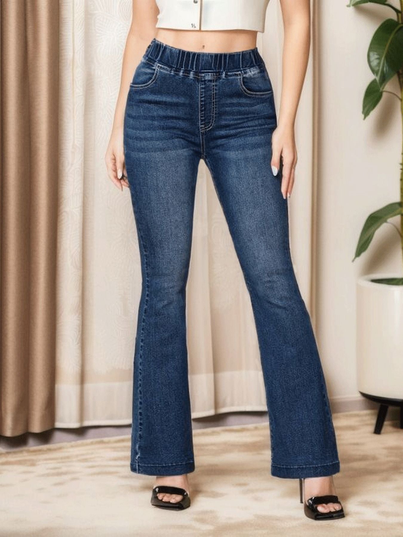 Strøkne Bootcut-jeans med Høy Midje
